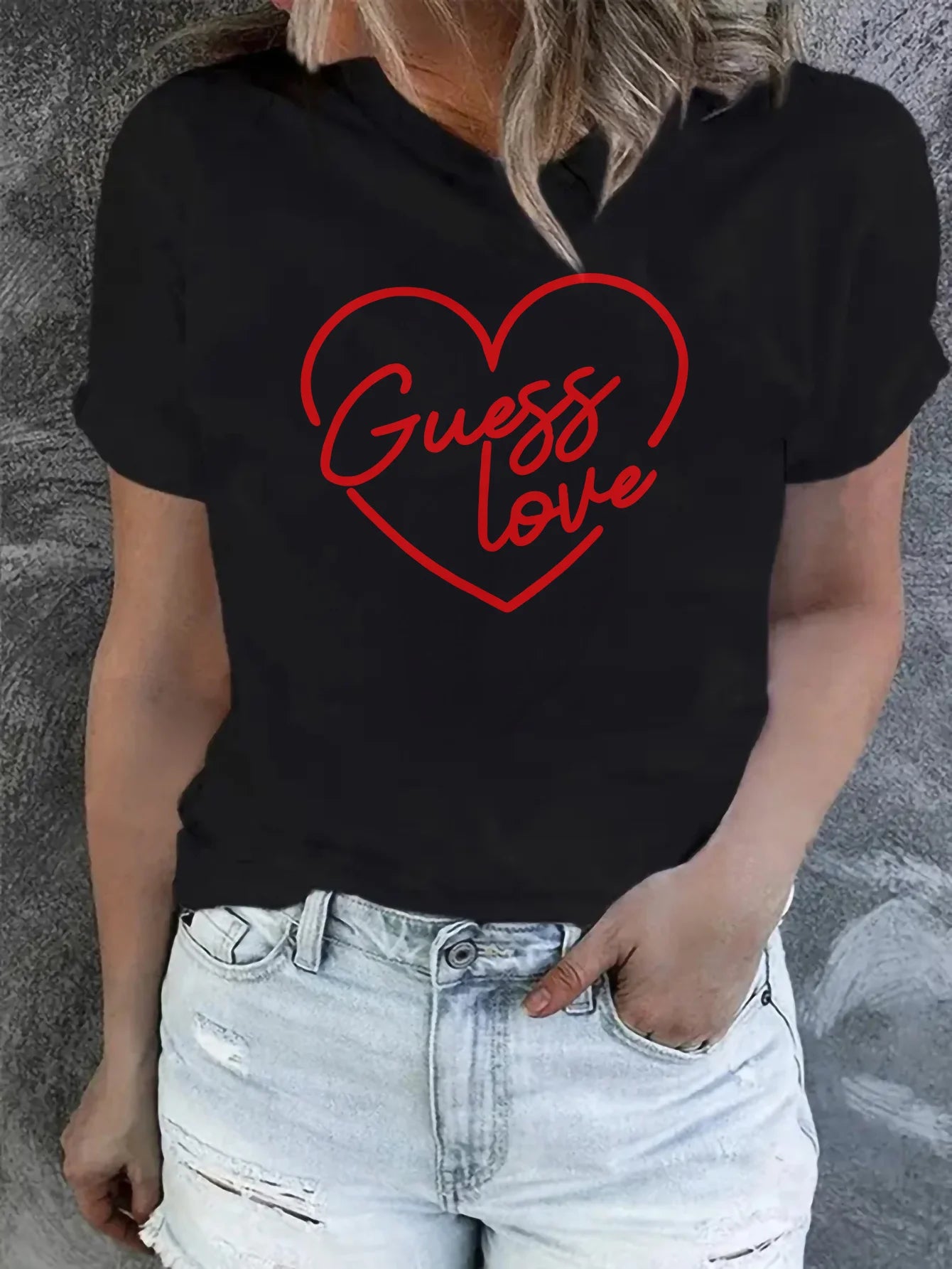 Ladies' casual short sleeved T-shirt - red heart-shaped "Guess Love" printed round neck top Loose Casual Fit